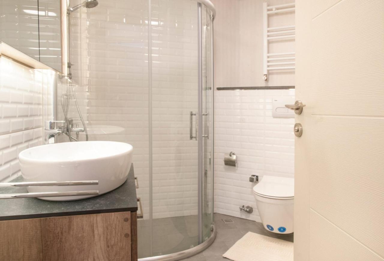 דירות איסטמבול Delightful Flat 500 M To Uskudar Ferry Station מראה חיצוני תמונה